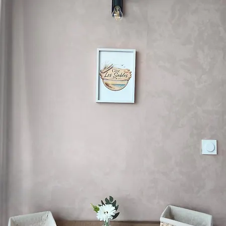 Les Sables, Cozy With Stunning Sea Views *