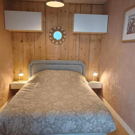 Les Sables, Cozy With Stunning Sea Views *
