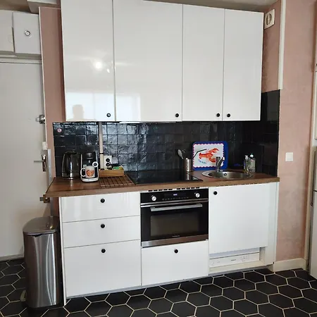 Les Sables, Cozy With Stunning Sea Views Appartamento *