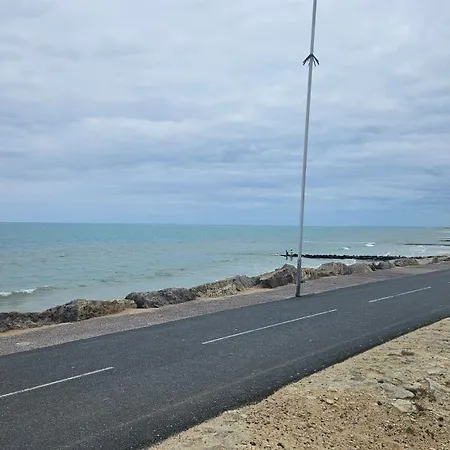 Les Sables, Cozy With Stunning Sea Views Courseulles-sur-Mer